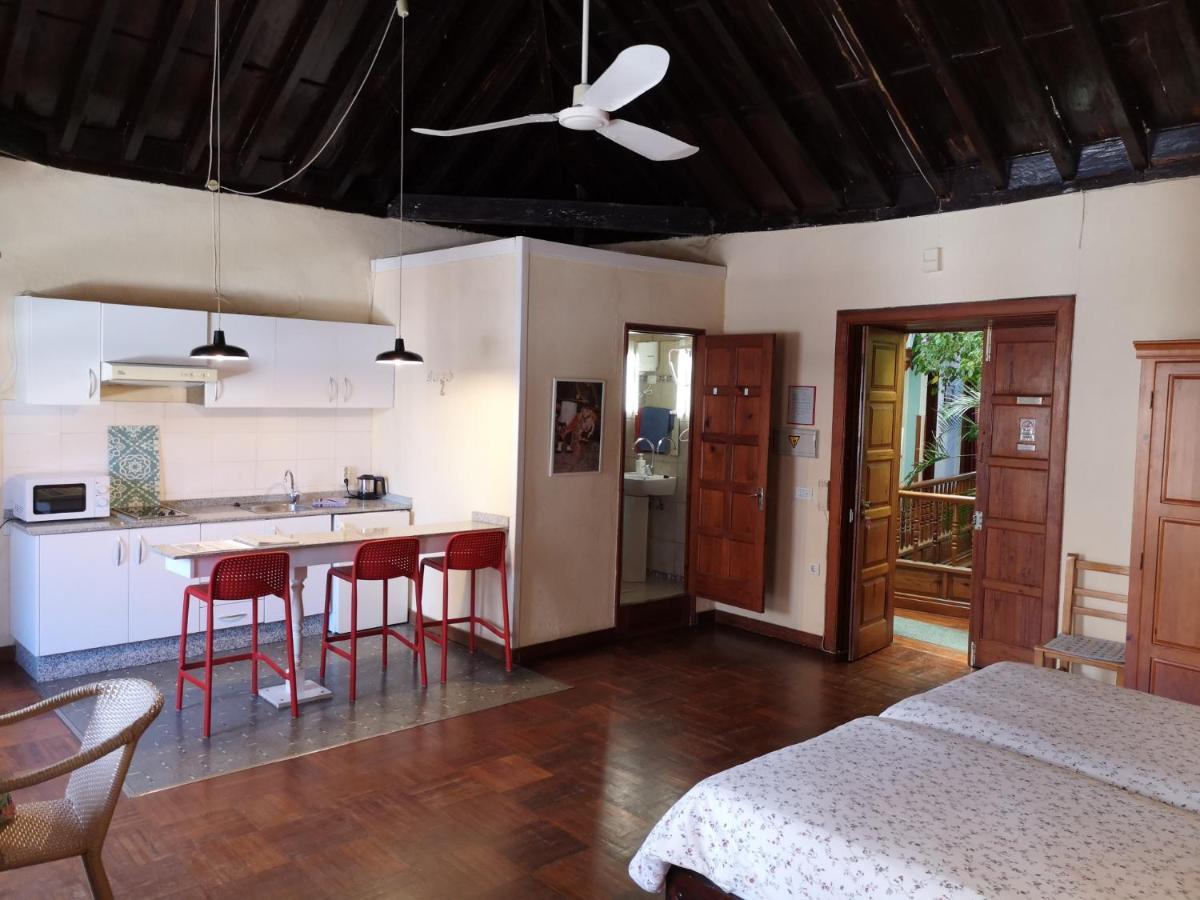 Apartamentos La Fuente Santa Cruz de la Palma  Luaran gambar